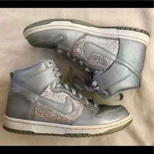 ✨NIKE✨ High-Top Sneakers